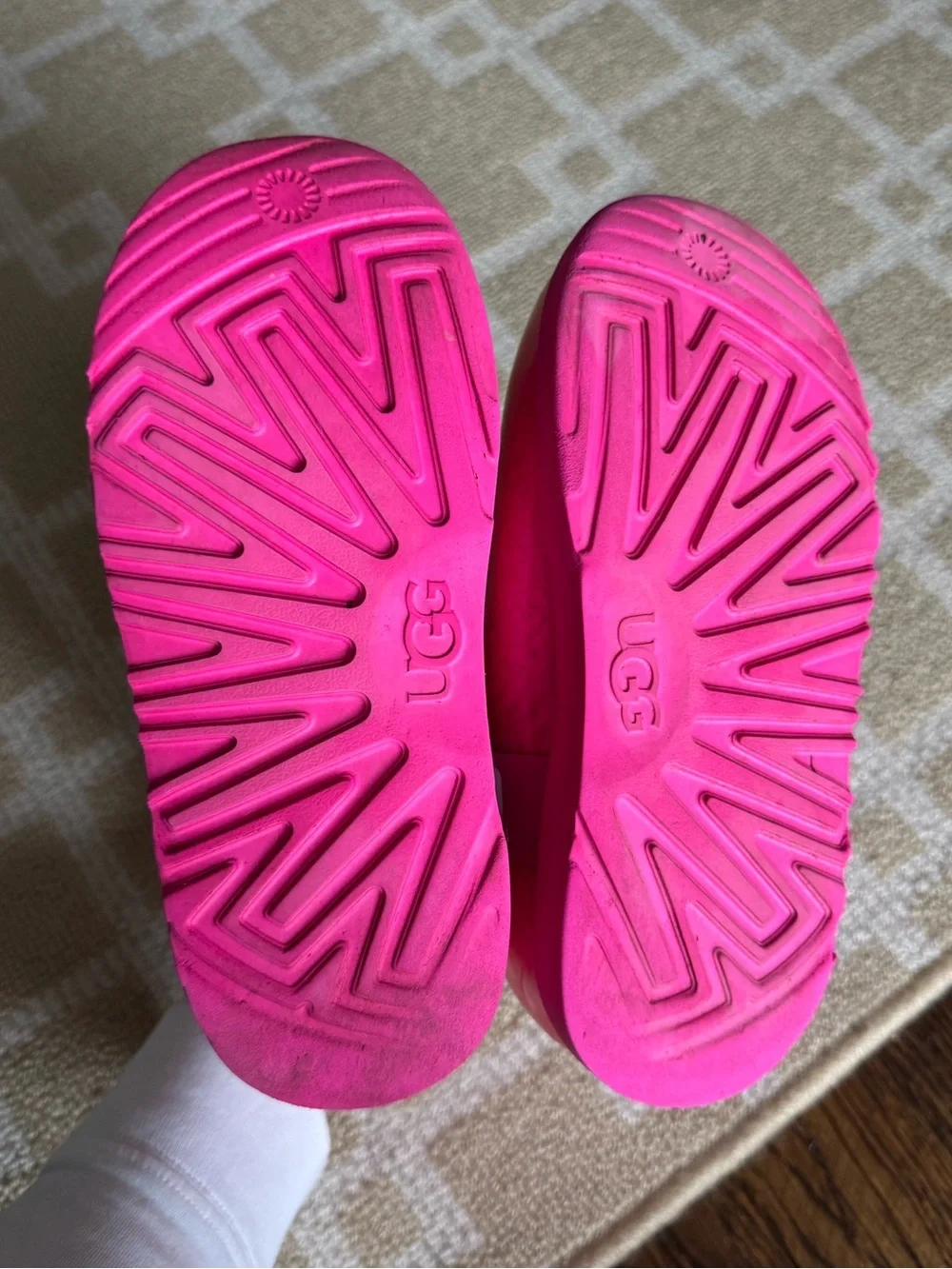 UGG Classic Clear Mini Waterproof Translucent Boots Hot Pink Kids Size 1